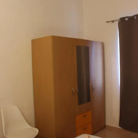 Vedrana Pakostane