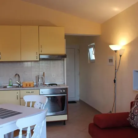 Apartment Vedrana Pakostane
