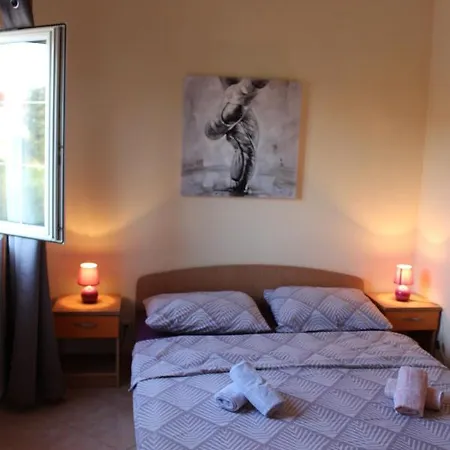 Vedrana Apartment *